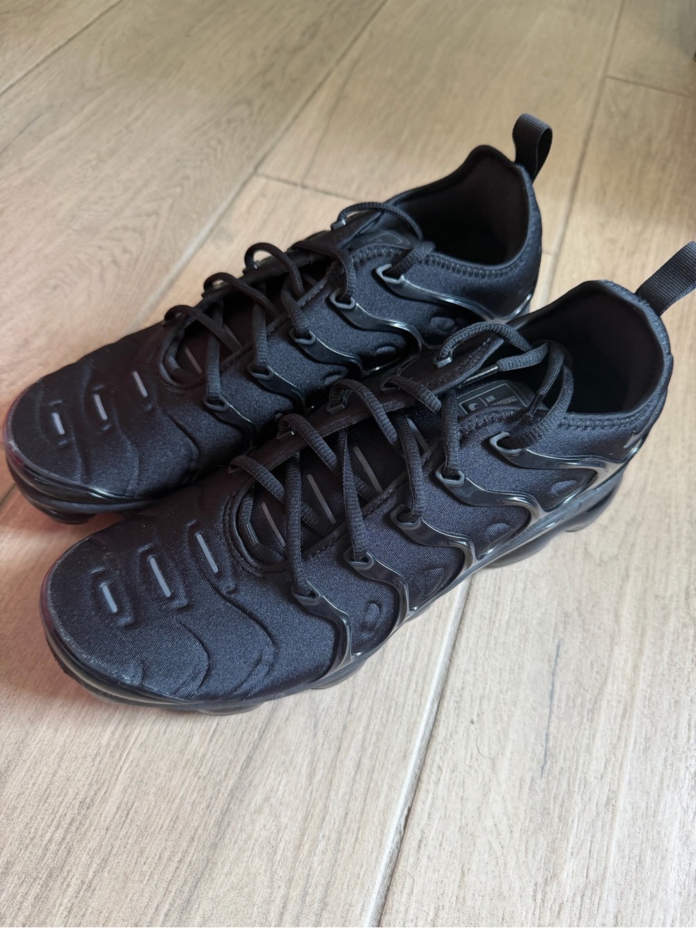 Nike Air VaporMax Plus( no box, tried on coupe time)